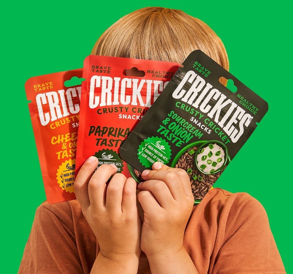 Džiovinti svirpliai CRICKIES skoniai baneris