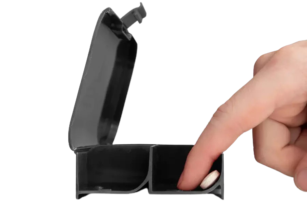 Pill_Box_Organizer_Black_pigu-